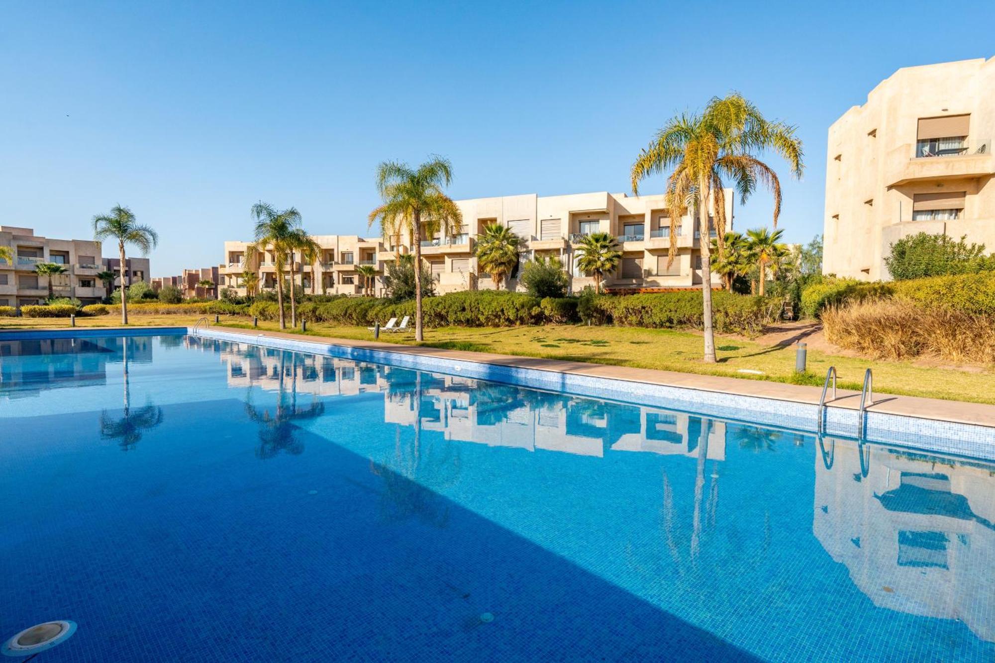 Paisible Avec Piscine Et Pres Du Golf *